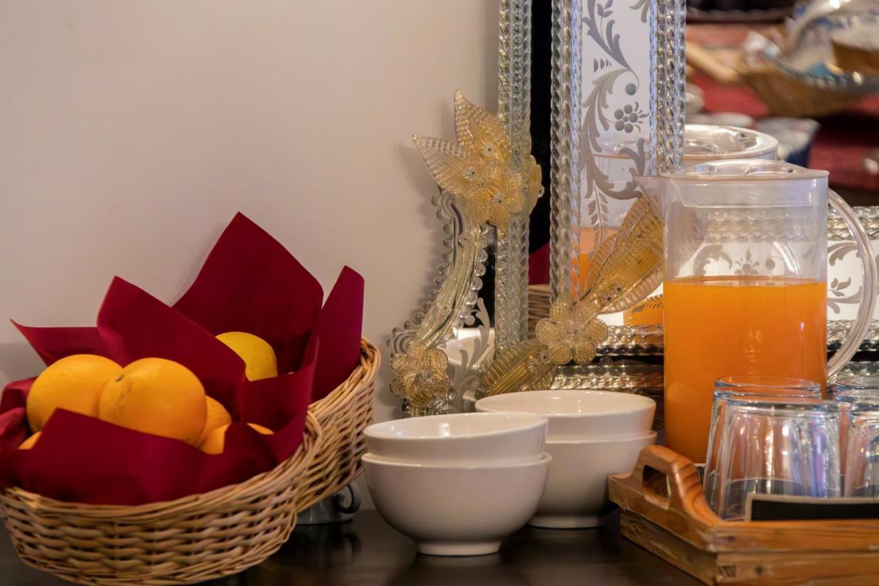 Hotel Casa Boccassini Venesia Bagian luar foto
