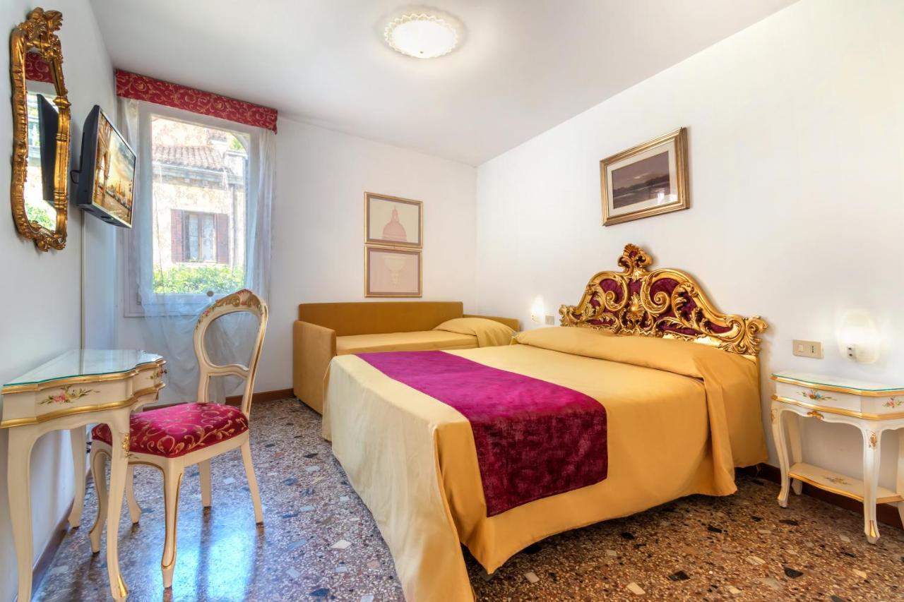 Hotel Casa Boccassini Venesia Bagian luar foto