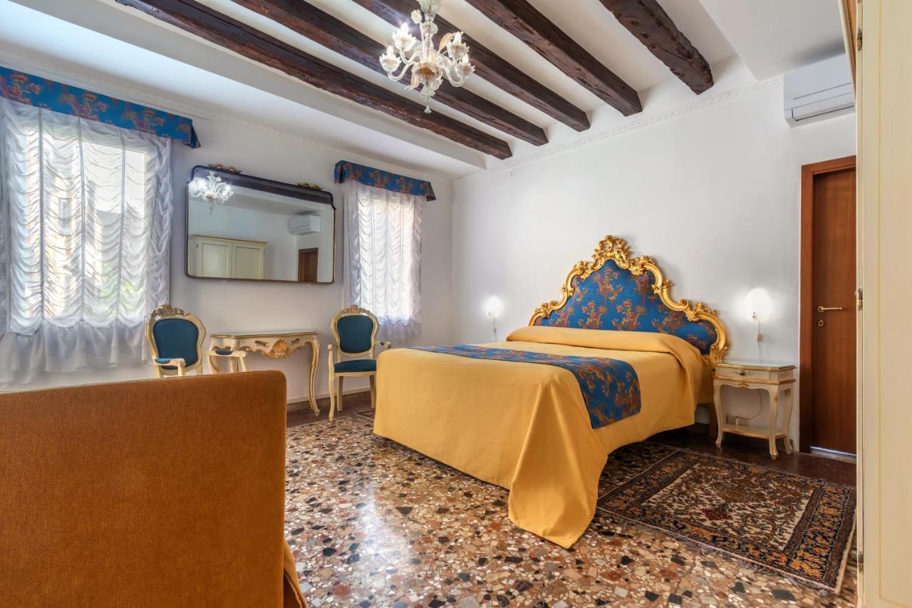 Hotel Casa Boccassini Venesia Bagian luar foto