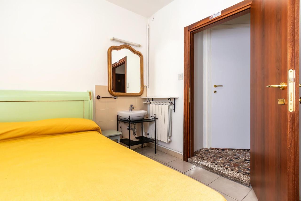 Hotel Casa Boccassini Venesia Bagian luar foto
