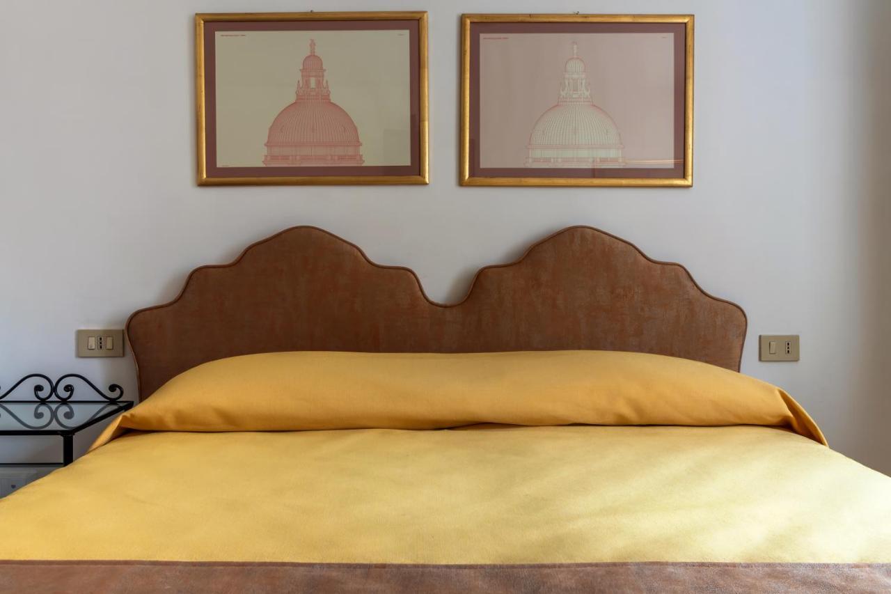 Hotel Casa Boccassini Venesia Bagian luar foto