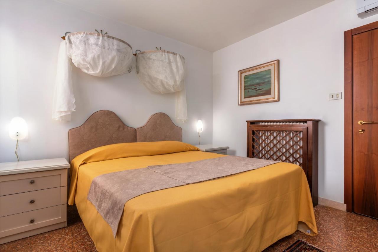 Hotel Casa Boccassini Venesia Bagian luar foto