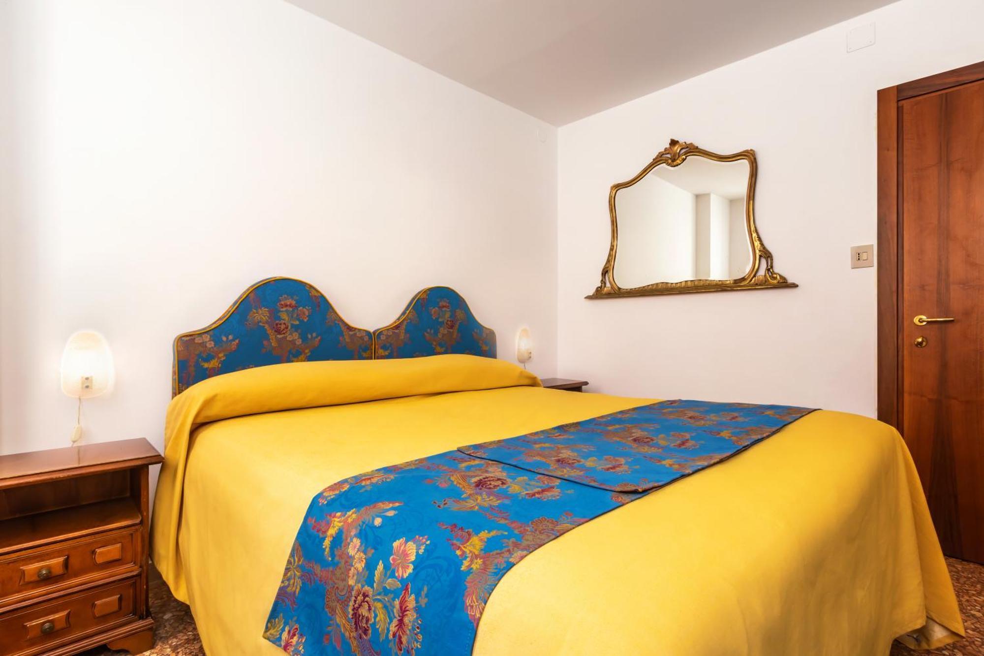 Hotel Casa Boccassini Venesia Bagian luar foto