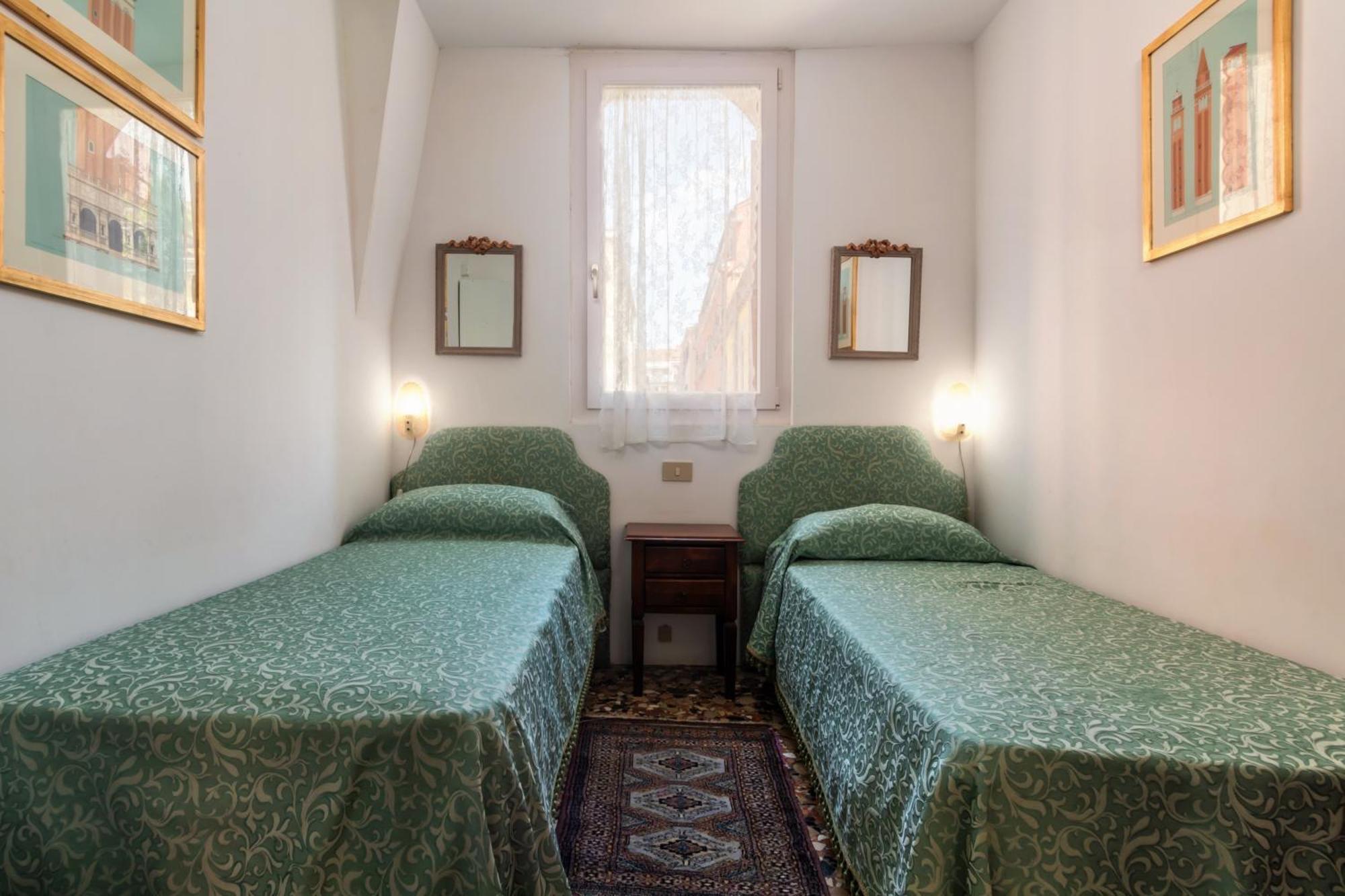 Hotel Casa Boccassini Venesia Bagian luar foto